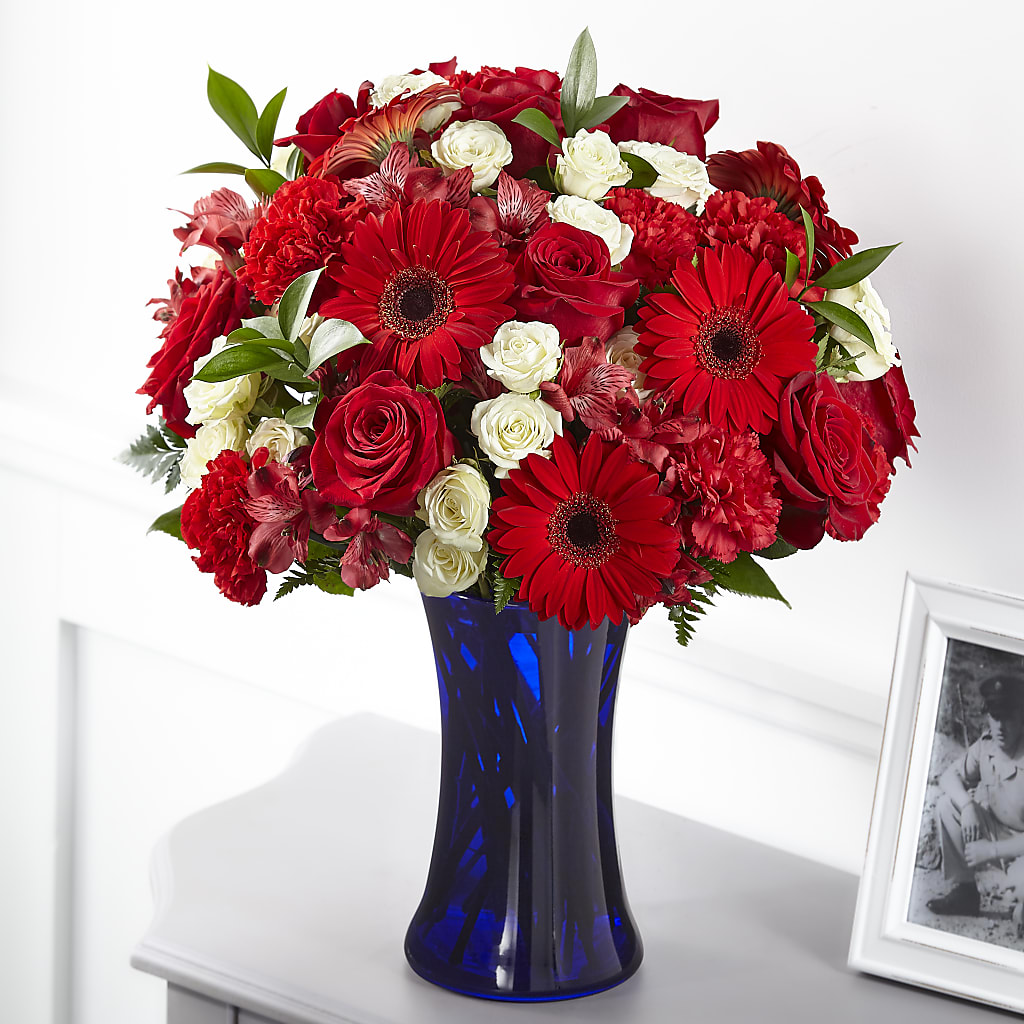 Hearts Embrace Bouquet – Evergreen Flowers, Tucson AZ