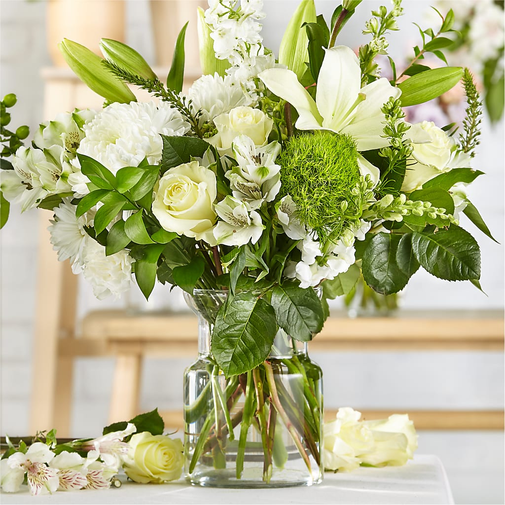 Classic Ivory – A Florist Original – Evergreen Flowers, Tucson AZ