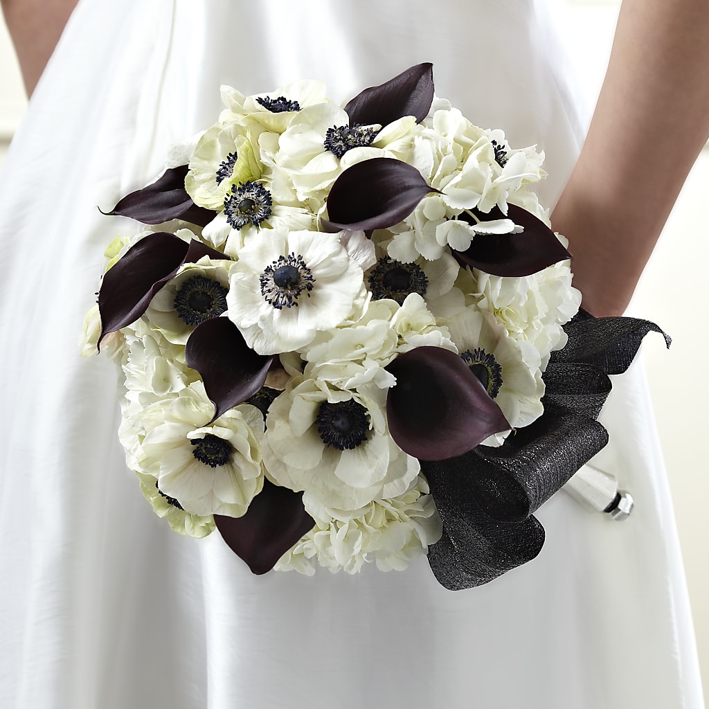 To Have and To Hold Bouquet – Evergreen Flowers, Tucson AZ