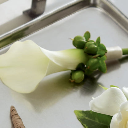 White Calla Boutonniere –  Evergreen Flowers, Tucson AZ